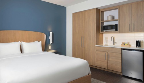 Standard Room, 1 King Bed