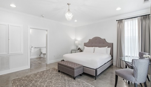 Deluxe Room, 1 King Bed, Mobility Accessible