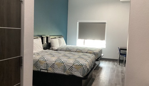 Standard Room, 2 Queen Beds, Accessible Bathtub, Non Smoking