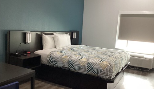 Standard Room, 1 King Bed, Non Smoking