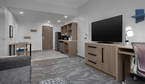 Suite, 1 King Bed, Accessible, Bathtub