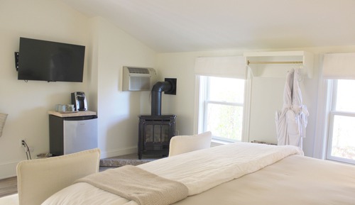 Premier Room, 1 King Bed, Partial Ocean View