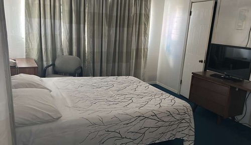 Single Room, Smoking