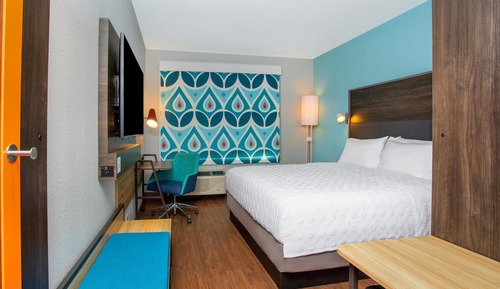 Room, 1 King Bed, Accessible (Hearing)