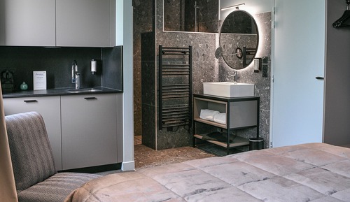 Double Room, Partial Lake View