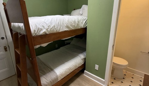 Twin Classic Room, Half Bath