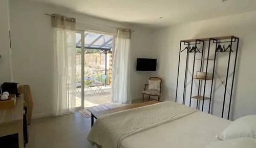 Classic Suite, Patio, Mountain View