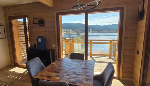 Senior Penthouse, Lake View