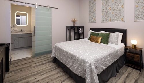 Standard Single Room, 1 Queen Bed, Courtyard Area