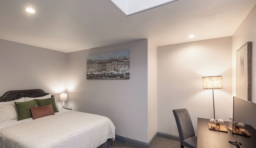 Standard Single Room, 1 Queen Bed, Non Smoking, No Windows