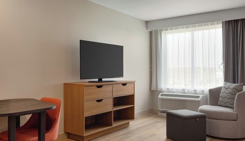 Studio, 1 King Bed, Accessible, Bathtub (Mobility)