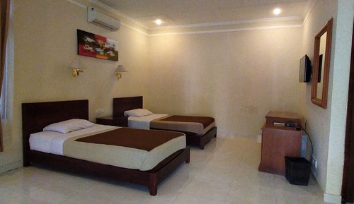 Deluxe Twin Room, 2 Twin Beds, Balcony, Partial Sea View