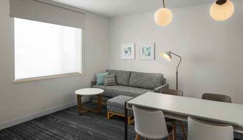 Suite, 2 Bedrooms (Mobility Accessible with Tub)