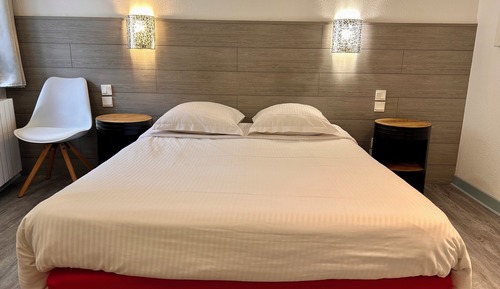 Comfort Room, City View