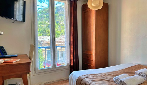 Single Room, Mountain View