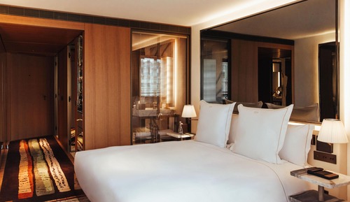 Premium Room, 1 King Bed (Sax King Room with City View)