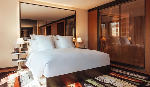 Room, 1 King Bed, Accessible (Sax King Room - Mobility Accessible)