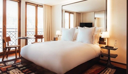 Deluxe Room, 1 Queen Bed