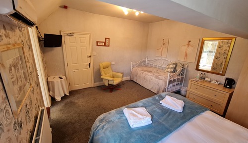 Deluxe Double or Twin Room