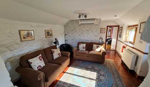 Deluxe Family of 6 Cottage