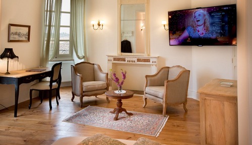 Classic Double Room, Ensuite, Park View (Camélia)