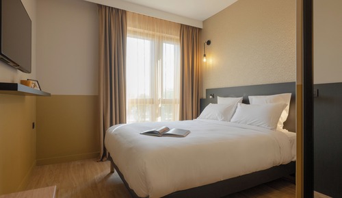 SUITE TWO CONNECTED ROOMS (DOUBLE AND TWIN)