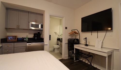 Modern Studio with Great Wifi