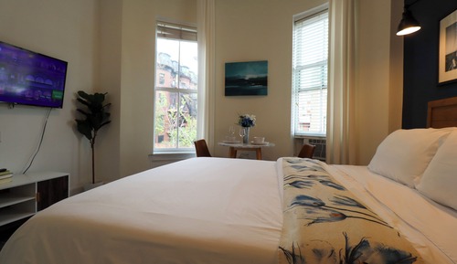 Spacious Studio With Fast Wifi