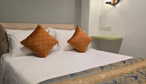 Twin Room, 1 Queen Bed, Housekeeping