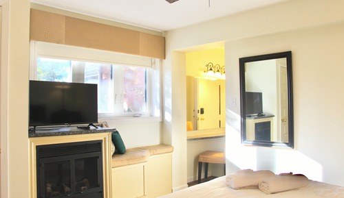 Comfort Room, Lake View