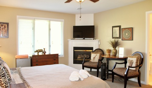 Deluxe Room, Balcony, Lake View