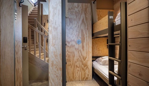 Private 12-bed dormitory - Private bathroom