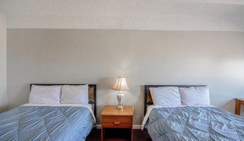 2 Full Bed Smoking