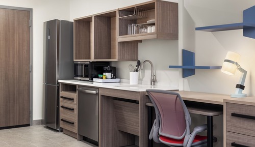Studio, 1 King Bed, Accessible (Roll-In Shower)