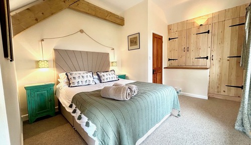 House, Private Bathroom, Garden View