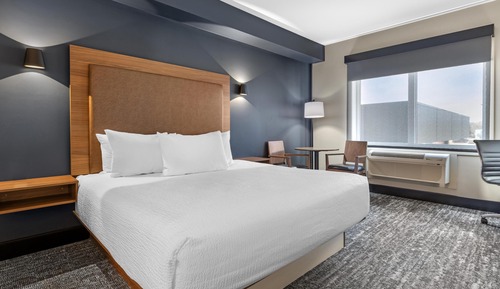 Standard Room, 1 King Bed, Non Smoking (Shower Only)