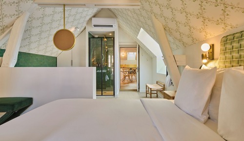 Premium Suite, City View