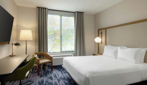 Standard Room, 1 King Bed (Hearing Accessible)