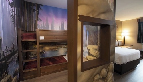 Wolf Den Suite
