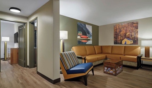 Great Wolf Geyser Suite