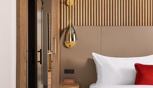 Deluxe One Bedroom Suite