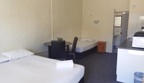 Studio with Spa Bath