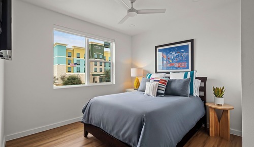 Deluxe Condo, 2 Bedrooms, Balcony, City View