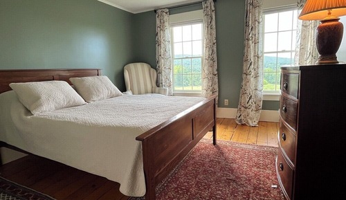 Deluxe House, Mountain View