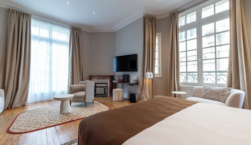 Deluxe Room, Balcony