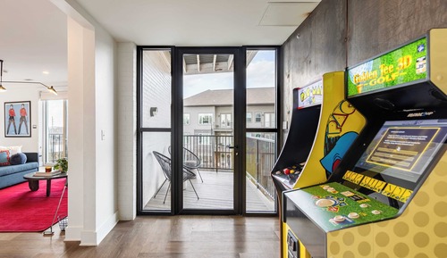 House (Multiple Bedrooms)