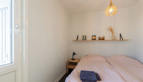 Apartment, Pets Not Allowed