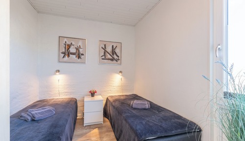 Apartment, Pets Not Allowed