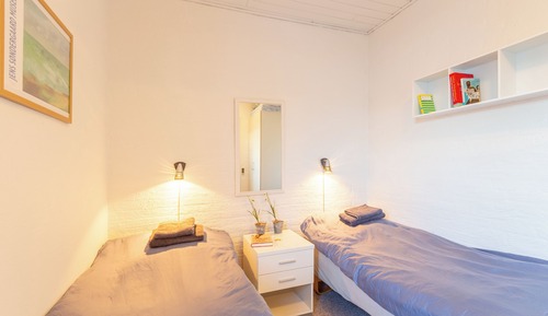 Apartment, Pets Allowed