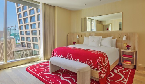 Deluxe One-Bedroom Suite Mobility Accessible